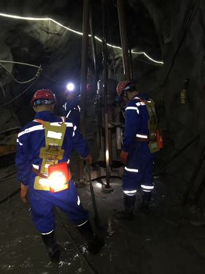 矿井下帷幕灌浆钻孔1